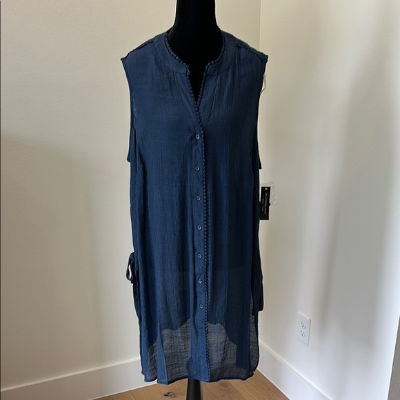 Zac and Rachel Woman Tops - NWT- Sleeveless Navy Button-Down Tunic